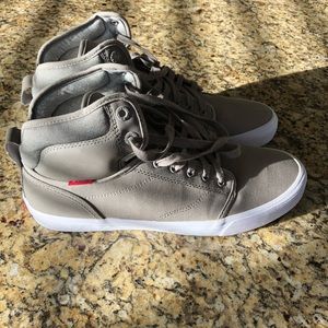 Levi’s Canvas High Tops, excellent condition